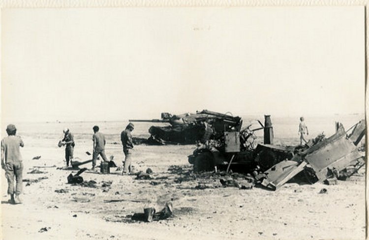 זחל"ם תאג"ד 582 והטנק של גדעון גלעדי ז"ל, מ"פ ב' גד' 407 - ממזרח ל"טרטור" 43